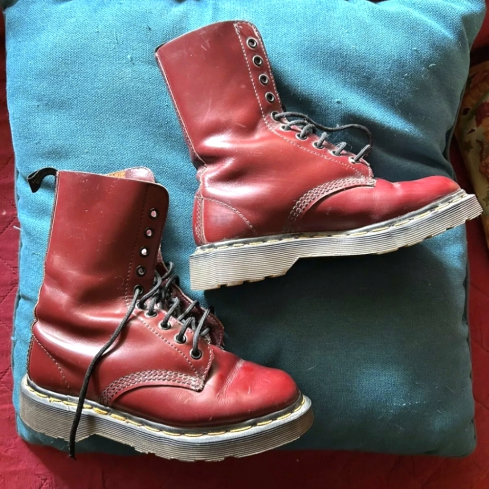 Vintage (Made in England) Dr Martens oxblood / cherry red boots size UK 4 / US 6